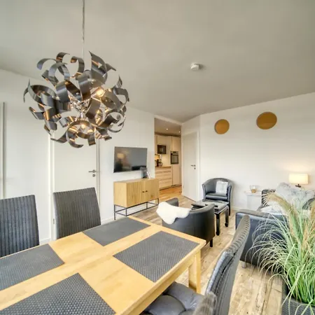 - Haus H, App 0h0301 *