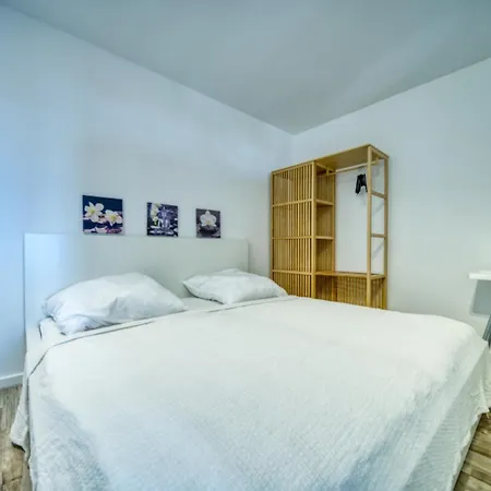 - Haus H, App 0h0301